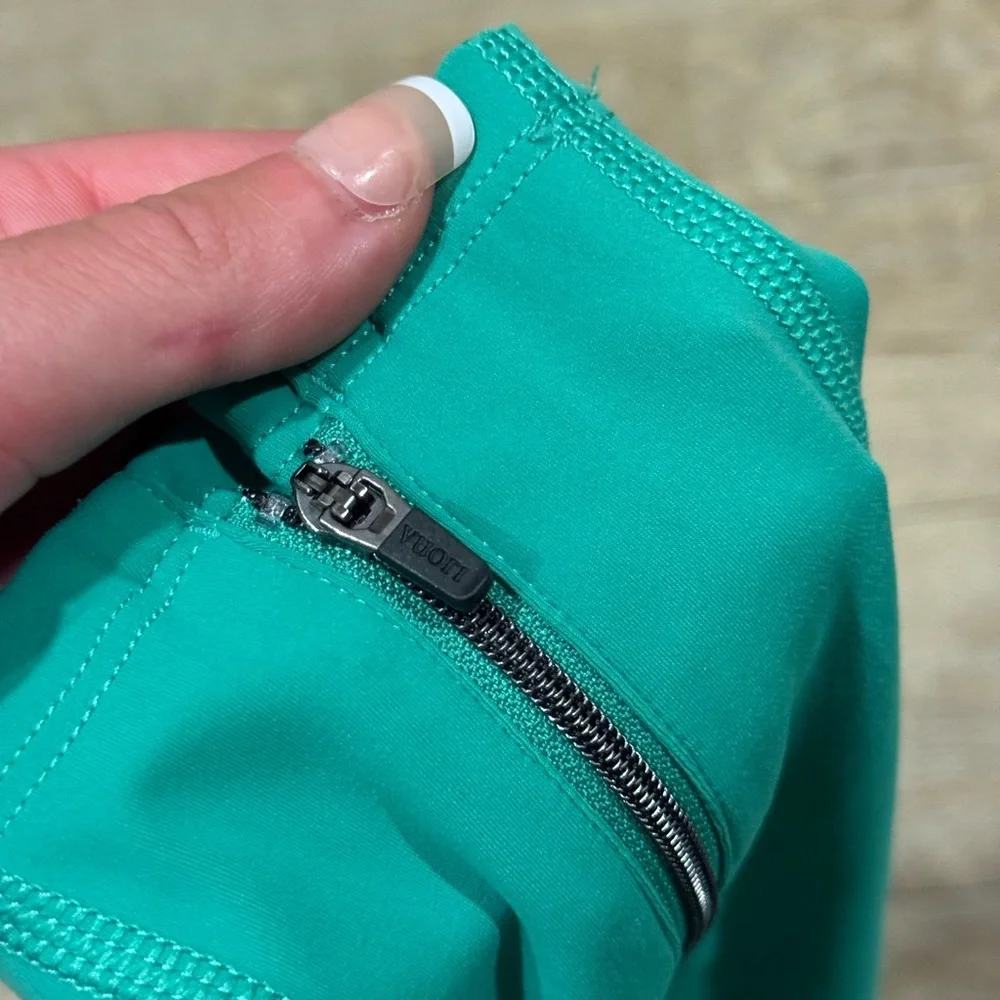 NWOT Vuori Green Leggings with Zipper Bottoms Size Small - Picture 4 of 4